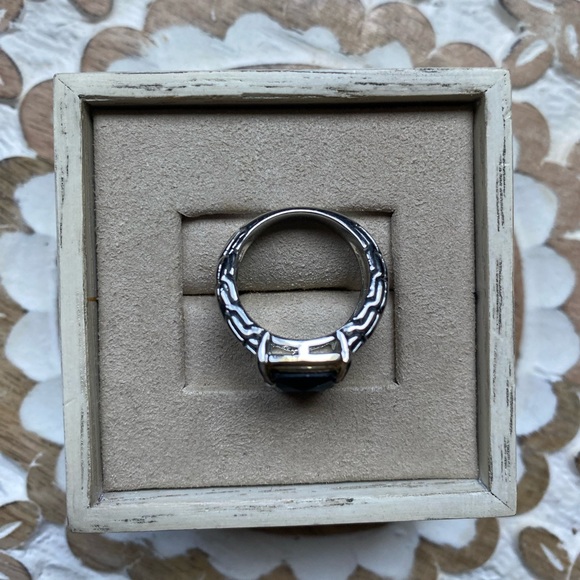 Silver and Gold tone Ring with Black Stone - Picture 3 of 3